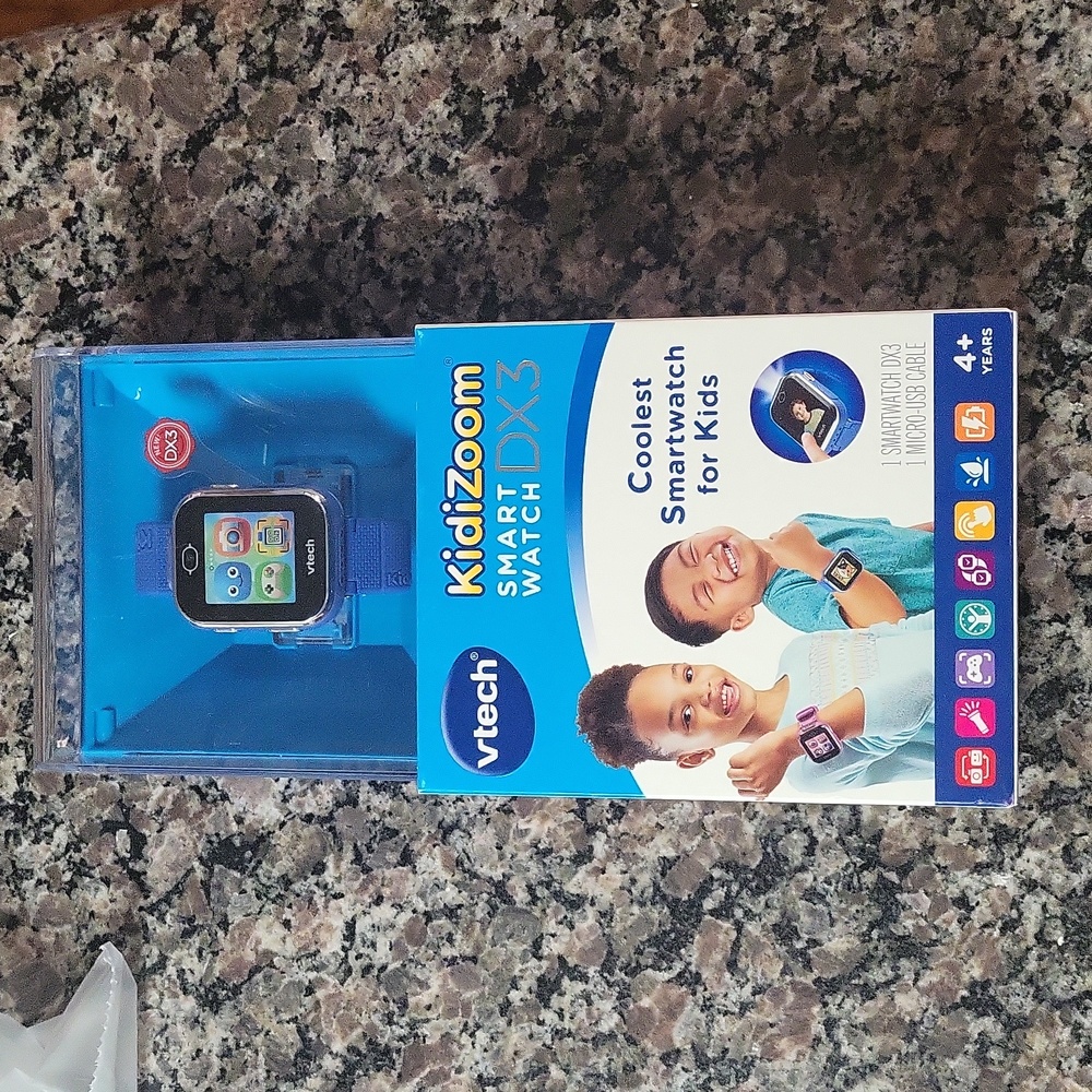 KIDIZoom Smart Watch DX3 new in box Blue color coolest smartwatch for kids VTECH
